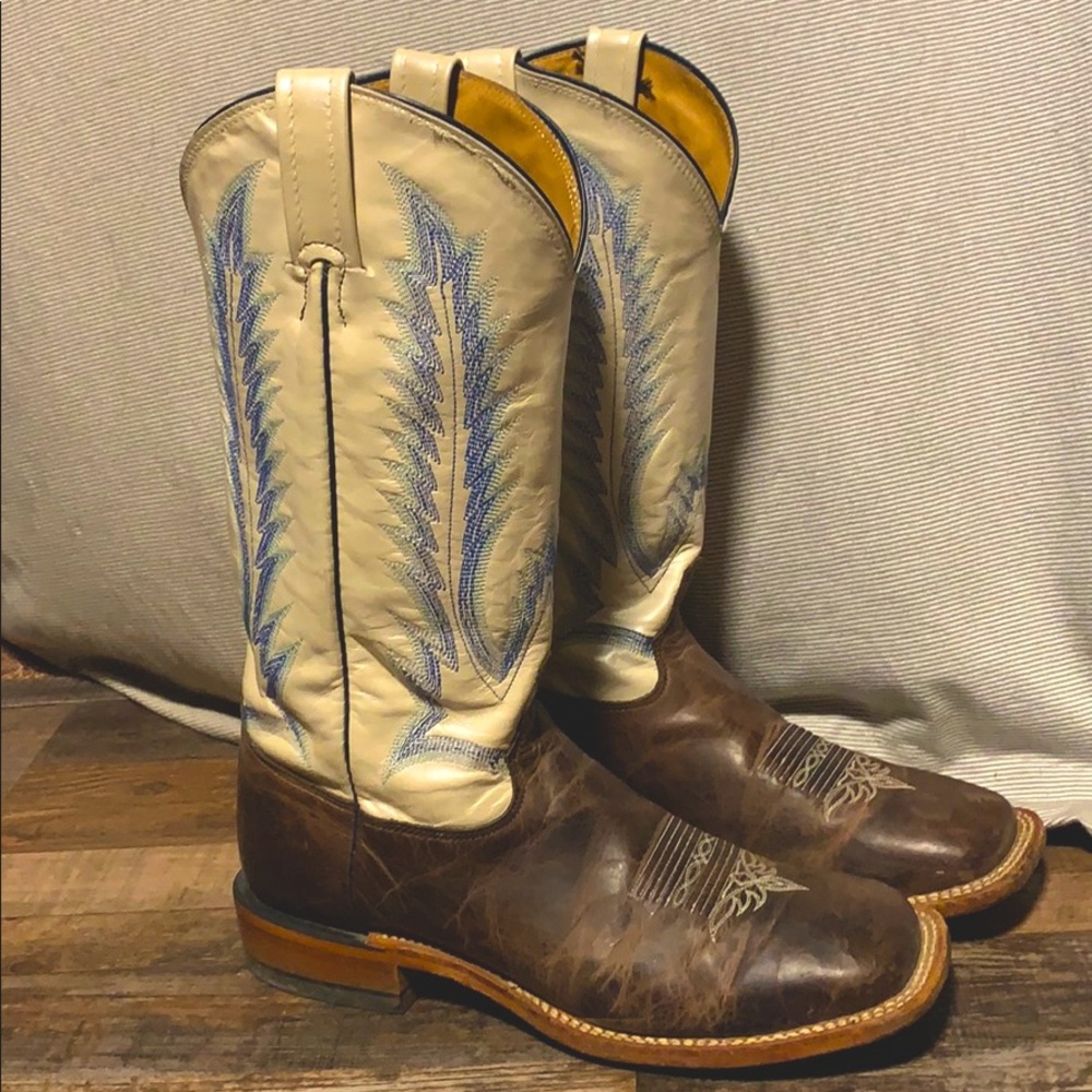Tony Lama cowboy boots. Excellent condition.